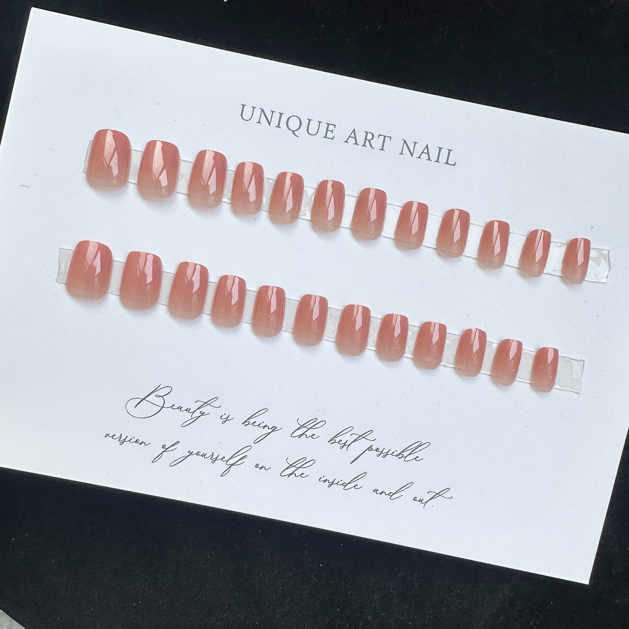 Removable nail art tips